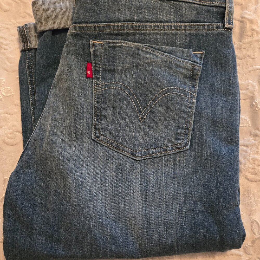 Levi's capri jeans